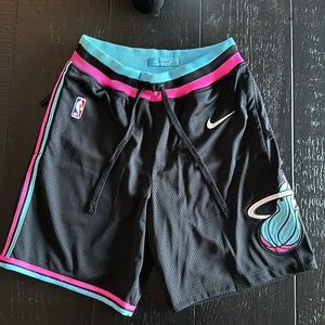 Miami Heat Nike Size Medium NBA City Edition 2018-2019 Basketball Shorts